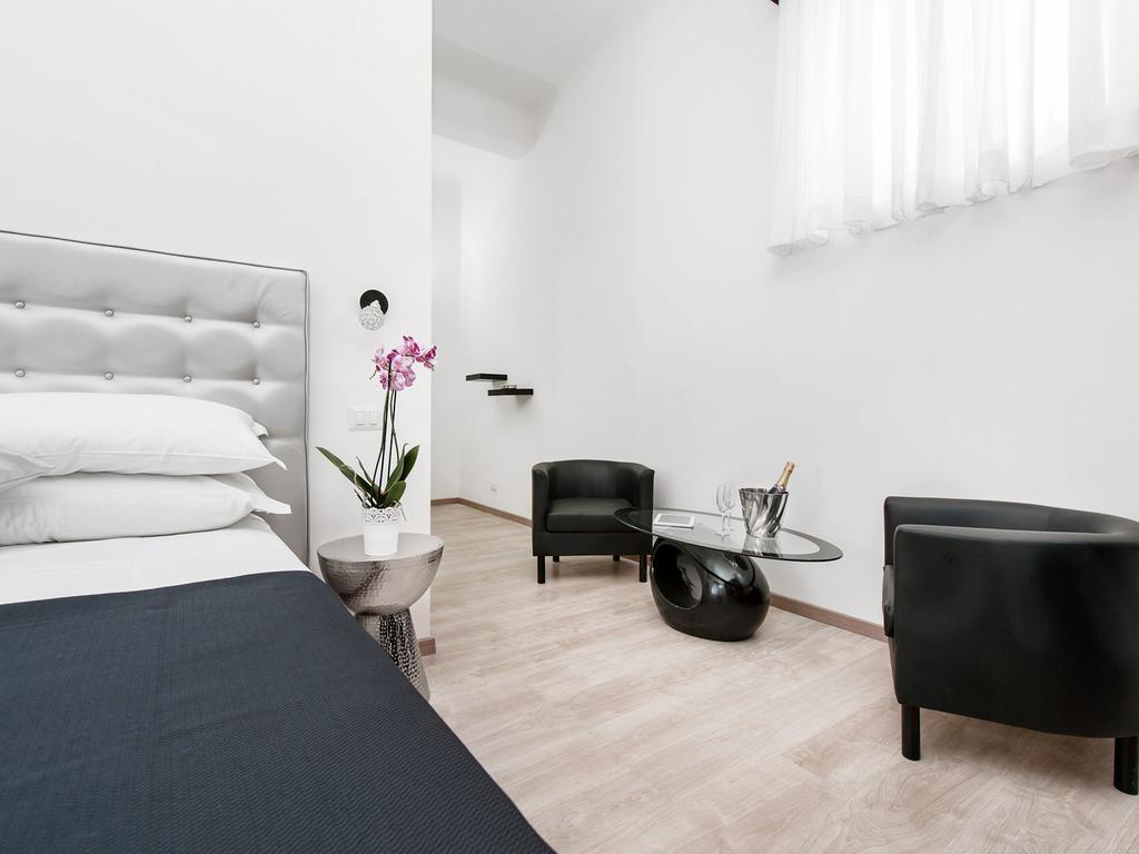 Black Rooms Colosseo Rome Bilik gambar